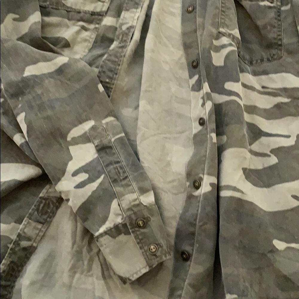 Express camo boyfriend button down - Picture 4 of 4